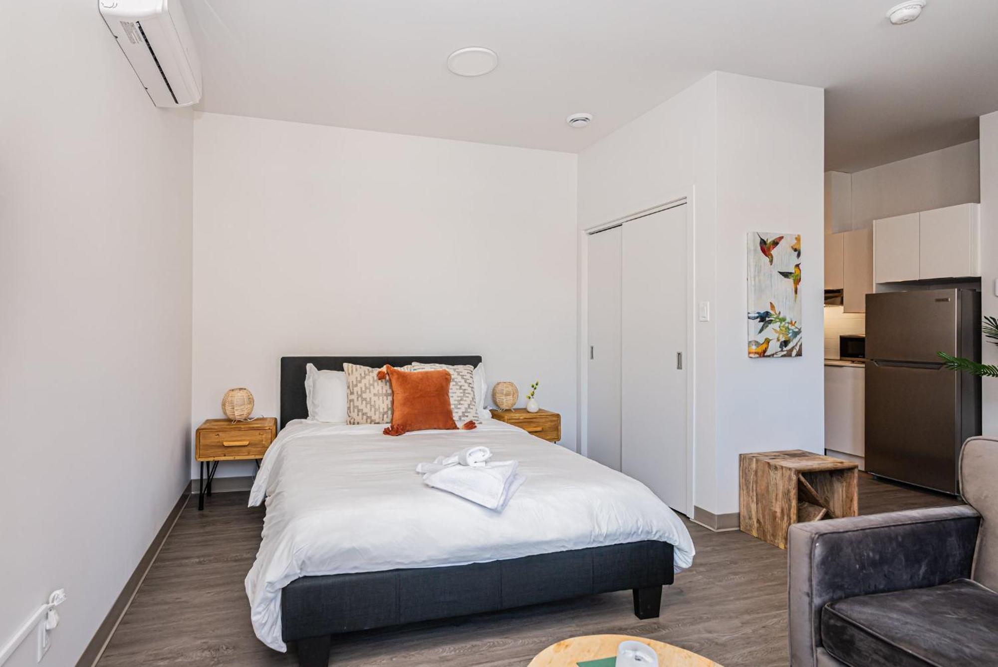 Wonderful New Studio Close To Mount Royal By Den Stays Montreal Phòng bức ảnh